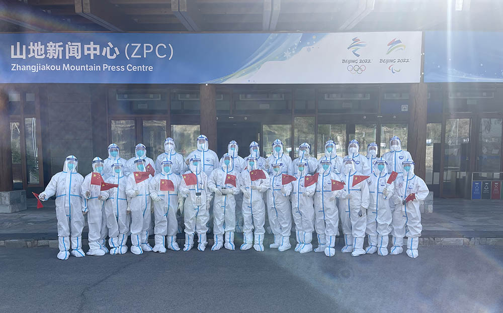 工作组医疗组合影 拷贝.jpg